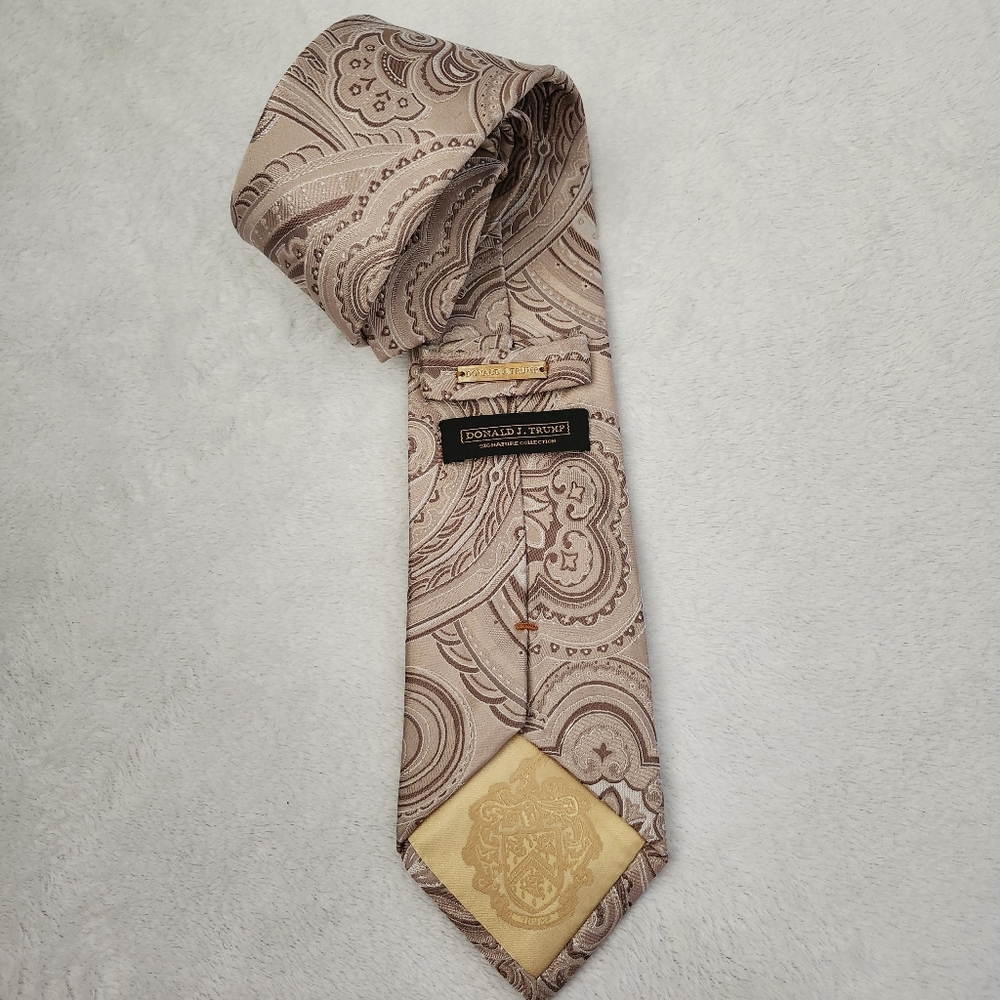 DONALD J TRUMP Signature Collection Handmade Pure Silk Tie‎ Light Tan Officewear